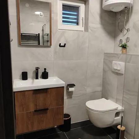 Lejlighed Apartman S Terasom I Vrtom Trogir