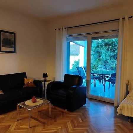 Lejlighed Apartman S Terasom I Vrtom *