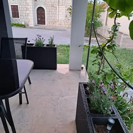 Lejlighed Apartman S Terasom I Vrtom